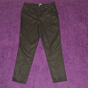 Time and Tru Women's High Rise Jeans - Black